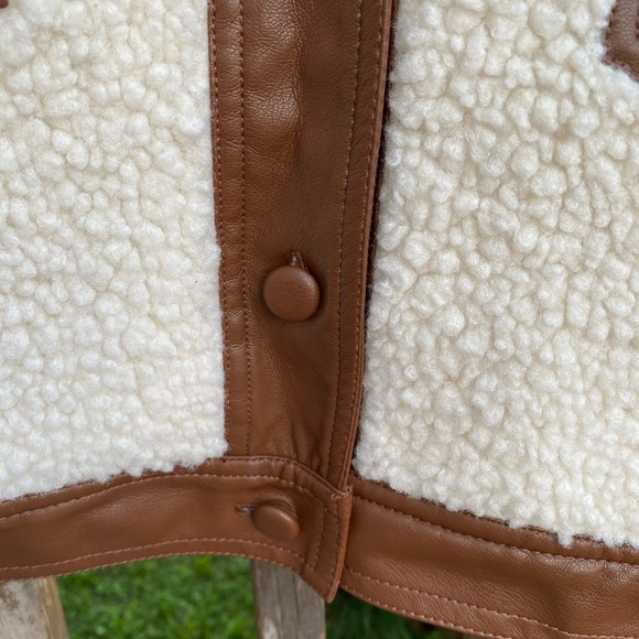 Riley& Rae short Sherpa Jacket soft ecru size small faux leather, off white - Picture 6 of 7